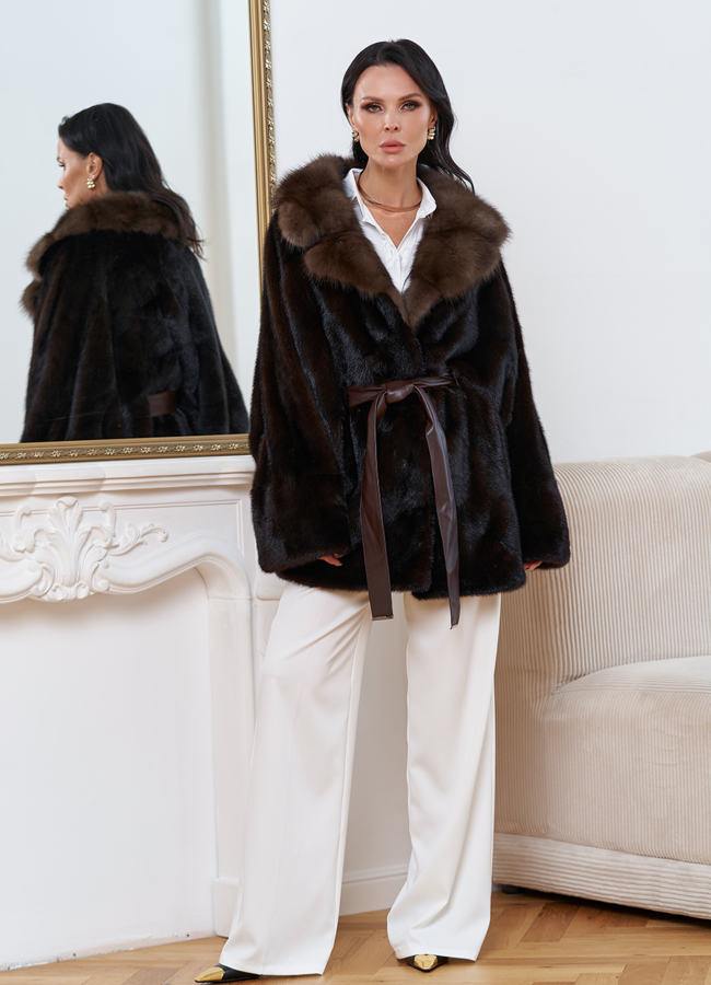 Женская шуба из меха норки с воротником из меха куницы модель № 30680 универмаг малина