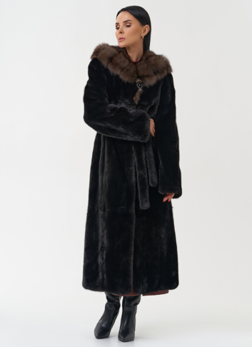 Норковая шуба с капюшоном из меха соболя