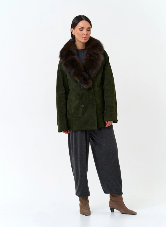 Женский пуховик из натуральной замши