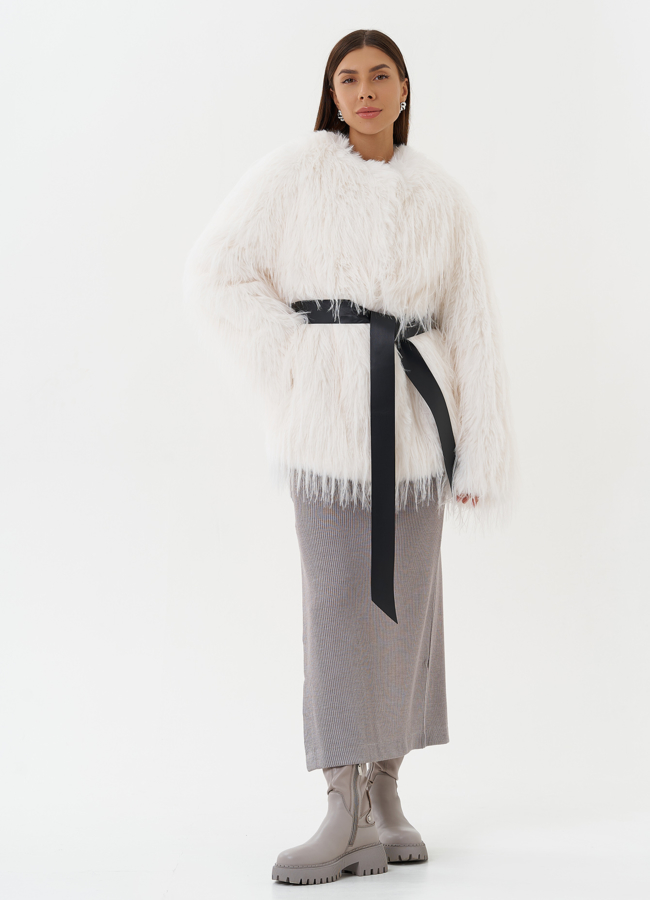 Короткая шуба под эко страуса модель № 27810 в кредит