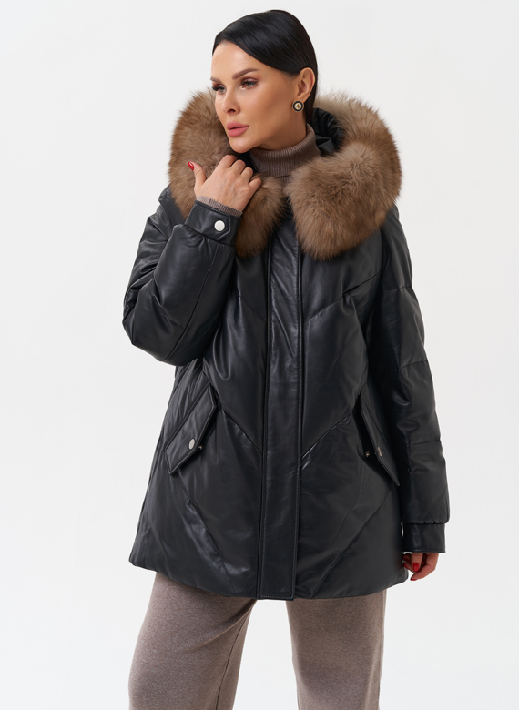 Женский кожаный пуховик с капюшоном