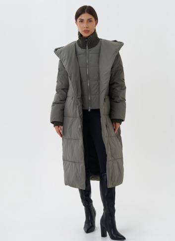 Женский пуховик с манишкой