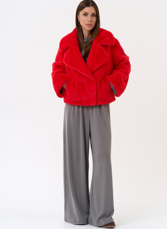 Куртка женская из эко меха в красном цвете