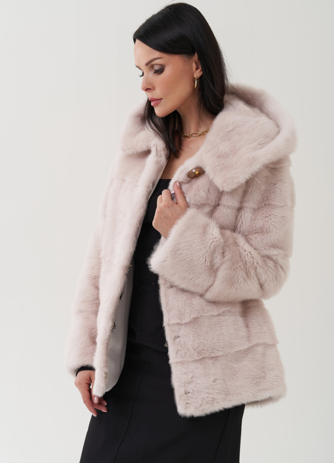 Шуба бежевого цвета из меха норки модель № 25397 универмаг малина