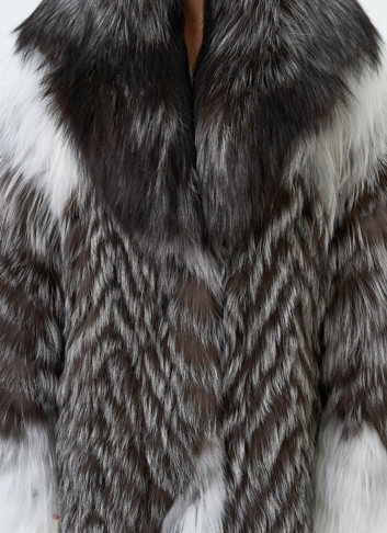 Шуба из меха чернобурой лисы