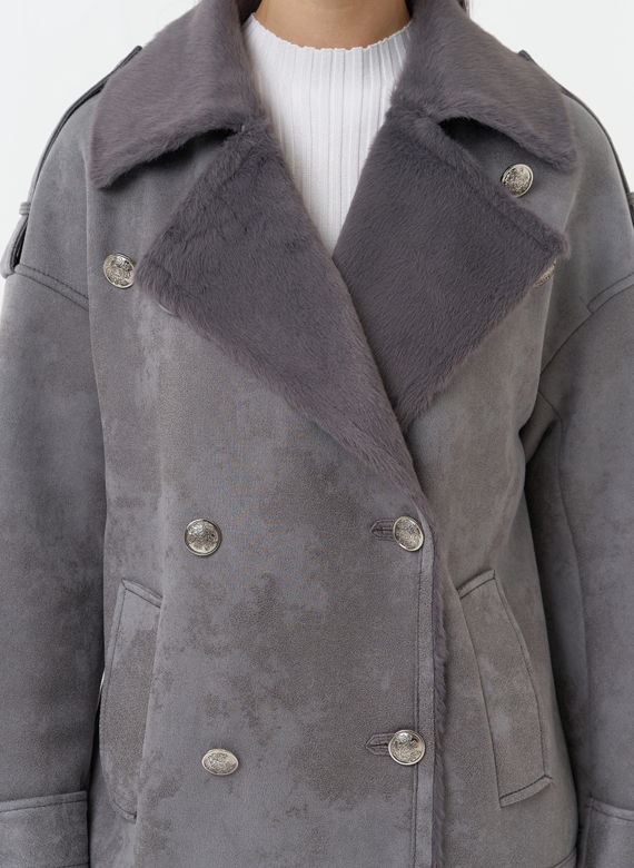 Дубленка из эко замши с акцентными пуговицами